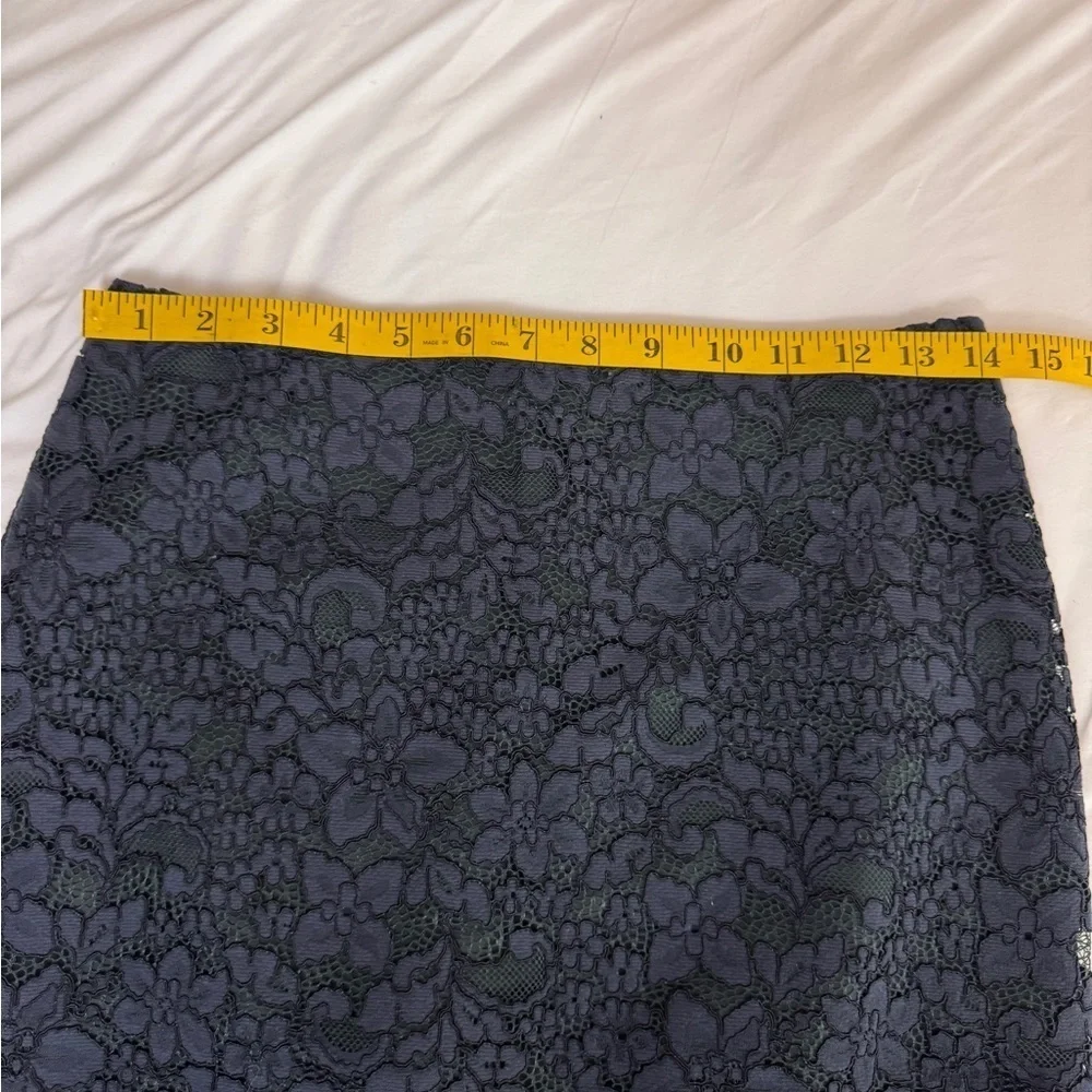Tory Burch Size 2 Green Navy Lace Pencil Skirt Scalloped Embroidered Floral Slit